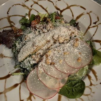 Blu Restaurant - Green salad. Excellent - Mexican Near Me - Cabo San Lucas, BCS