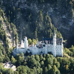 Heliflieger Deutschland GmbH - 90 Min Hubschrauber Rundflug Alpen, München und 5 Seen mit Blick auf Schloss Neuschwanstein