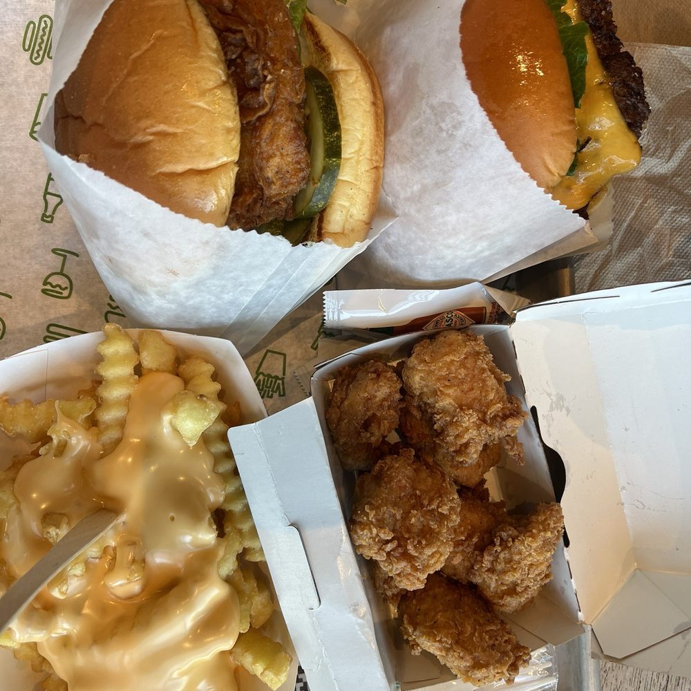 Shake Shack Long Beach - Chicken Shack, Cheeseburger, Cheese Fries, Chicken Bites - Burgers Near Me - Long Beach, California
