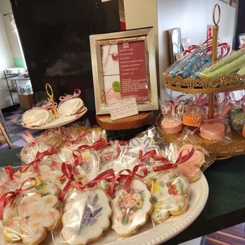 Cutie Pies - Desserts Near Me - Thomaston, Connecticut