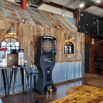 Bully Brewing - Fun and games - Breweries Near Me - Leesburg, Florida