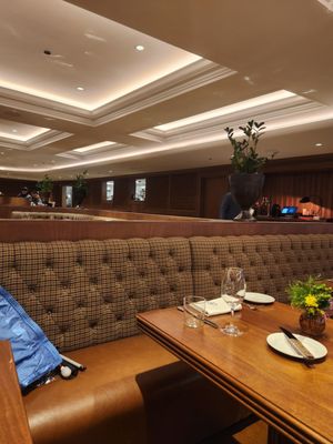 Queenie’s Supper Club by null