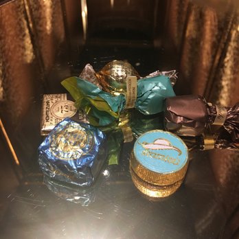 Venchi - Chocolatiers & Shops Near Me - New York, New York