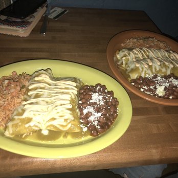 Cocina Madrigal - Green chili enchiladas with their amazing sauce - Tacos Near Me - Phoenix, Arizona Cocina Madrigal - Green chili enchiladas with their amazing sauce - Tacos Near Me - Phoenix, Arizona