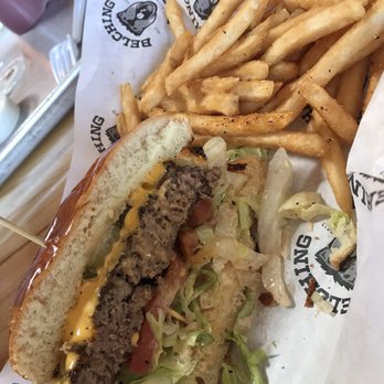 Belching Beaver Pub 980 - Classic burger meal - Brewpubs Near Me - Vista, California