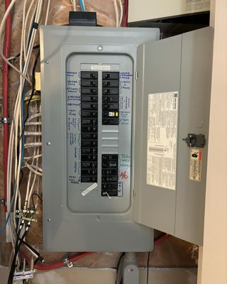 Artesia Electrician Service Logo