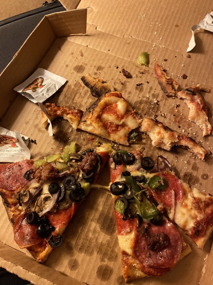 Great pizza, lots of food, crunchy crust, fast service. I'll be back