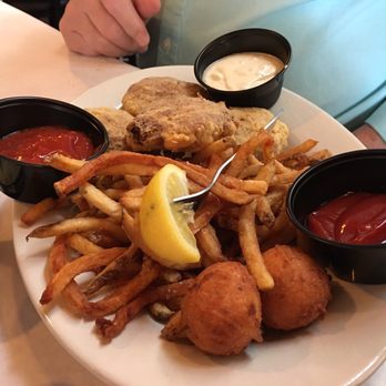 Madison's - Crab cakes - Seafood Near Me - Port Royal, South Carolina