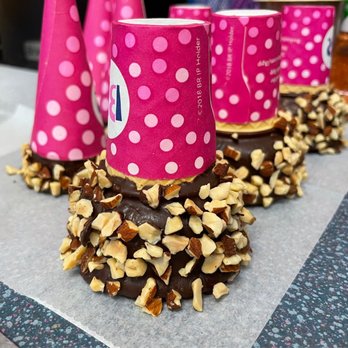 Baskin-Robbins - Dip cones with almonds. - Ice Cream & Frozen Yogurt Near Me - Los Gatos, California Baskin-Robbins - Dip cones with almonds. - Ice Cream & Frozen Yogurt Near Me - Los Gatos, California