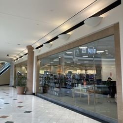 Barnes & Noble