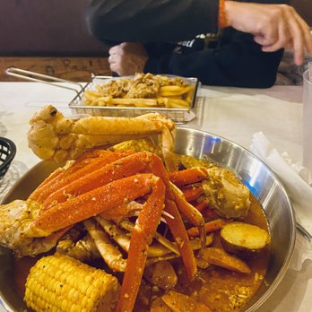 Storming Crab - Cajun/Creole Near Me - Youngstown, Ohio