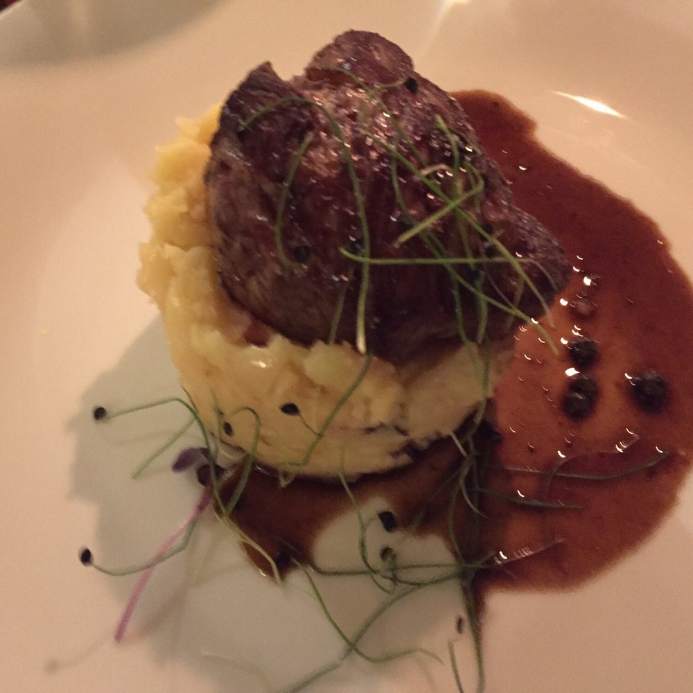Art&Food Had - Flank steak with pepper sauce and mashed potatoes. - Art Galleries Near Me - Prague, Puerto Rico