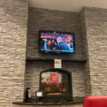 Carson City Toyota - clean & cozy waiting area with coffee & tea provided - Car Dealers Near Me - Carson City, Nevada