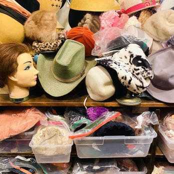 Sweet Lorain - Everything is shoved into shelves and crevasses and it all smells terrible.... - Antiques Near Me - Cleveland, Ohio