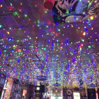 Mom's Place - Pubs Near Me - Chicago, Illinois
