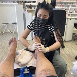 She's great ! Hot stones my feet and legs needed She's great ! Hot stones my feet and legs needed