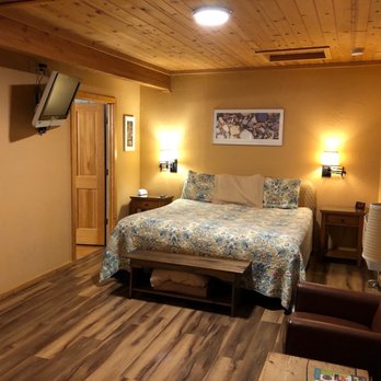Outside Inn - Rock Climbing Suite - Hotels Near Me - Nevada City, California Outside Inn - Rock Climbing Suite - Hotels Near Me - Nevada City, California