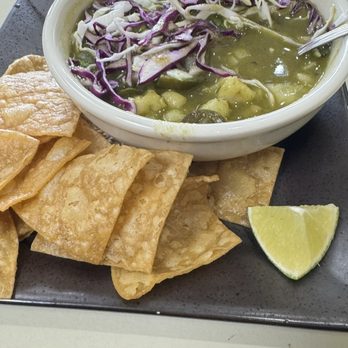 Momcorn - 32oz Vegan Pozole Meal(with Chips) - Mexican Near Me - Gurnee, Illinois