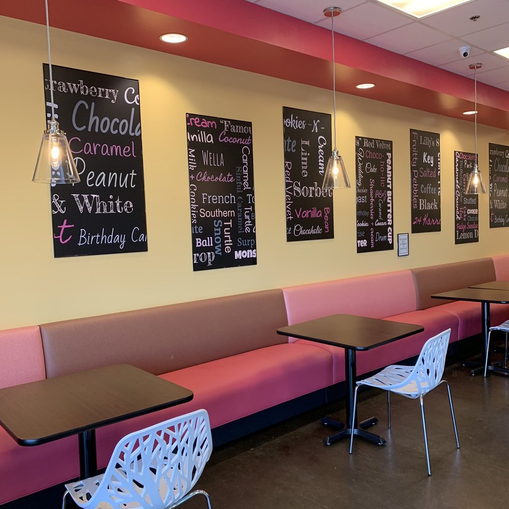 Smallcakes Utopia - Inside decor - Cupcakes Near Me - Charlotte, North Carolina Smallcakes Utopia - Inside decor - Cupcakes Near Me - Charlotte, North Carolina