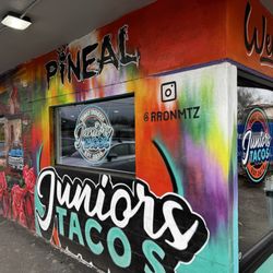 Juniors Tacos - Outside