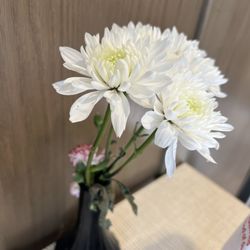 Chick-fil-A - Fresh flowers on the table adds a nice touch