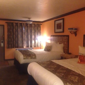 Mountain View Lodge - Beautiful decor and super comfortable bedding - Hotels Near Me - Parowan, Utah Mountain View Lodge - Beautiful decor and super comfortable bedding - Hotels Near Me - Parowan, Utah