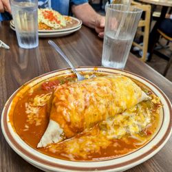 Vic's Daily Cafe - Breakfast burrito