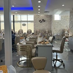 Golden Nail Lounge