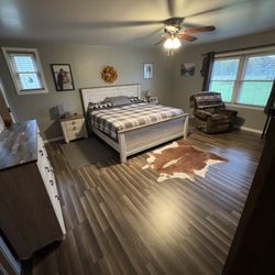 Woodfellas - New floor and trim