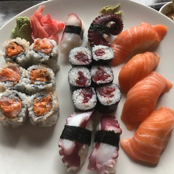 Sushi Para II - 2nd round of AYCE sushi - Sushi Bars Near Me - Chicago, Illinois