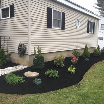 J. Reyes Landscaping - the front of a house - Landscaping Near Me - Methuen, Massachusetts J. Reyes Landscaping - the front of a house - Landscaping Near Me - Methuen, Massachusetts