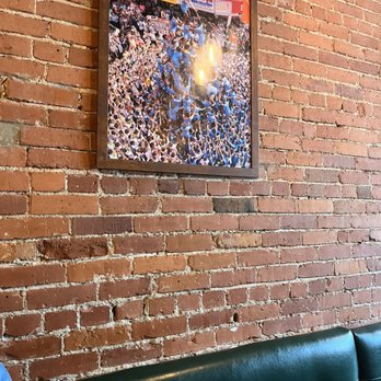 Mumbaikar Indian Restaurant and Bar - Wall decor - Indian Near Me - Toronto, Ontario
