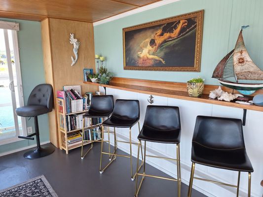 The Newport Belle, Riverboat Bed and Breakfast by null