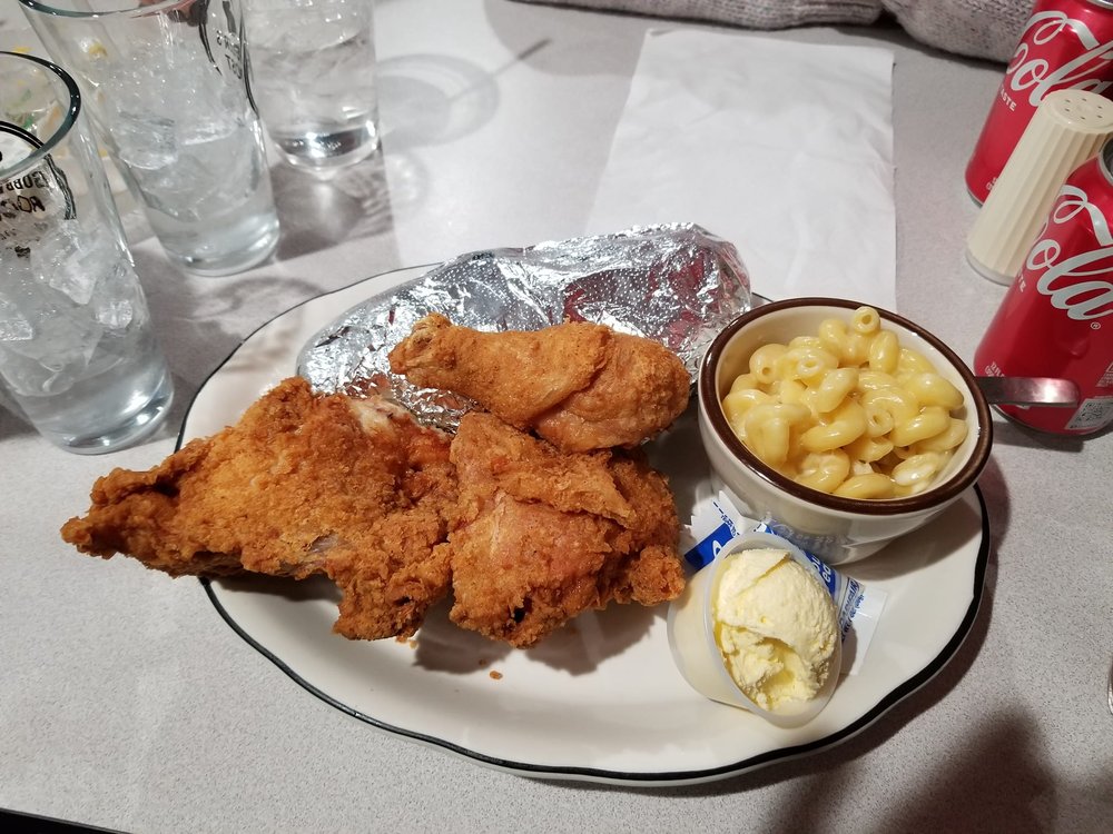 GOBBLER’S ROOST Updated November 2024 306 3rd St, Grafton, Iowa