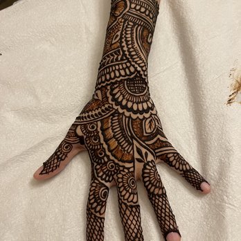 Beyondbeauty Studio By Nida - Henna tattoos - Threading Services Near Me - Houston, Texas Beyondbeauty Studio By Nida - Henna tattoos - Threading Services Near Me - Houston, Texas