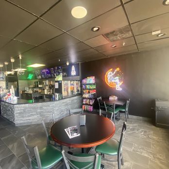 EternaTea Boba - Front seating and main counter - Bubble Tea Near Me - Hoffman Estates, Illinois
