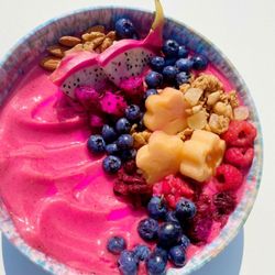 Ital Vital Living Food - Dragonfruit smoothie bowl