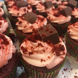 Annie's Sweets & Gifts - Red velvet cupcake