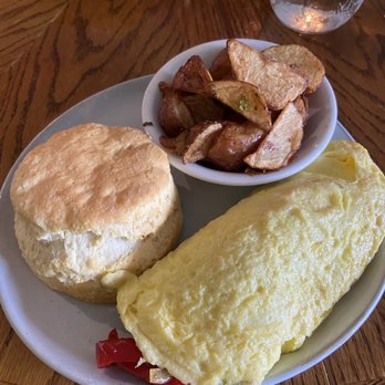 Cast Iron Kitchen - Veggie Omelette - Southern Near Me - Wilmington, North Carolina Cast Iron Kitchen - Veggie Omelette - Southern Near Me - Wilmington, North Carolina
