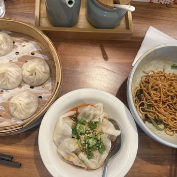 Seven Grams - Seven grams xlb Noodles with scallion oil Wonton With Chili Sauce 6pcs - Chinese Near Me - Tustin, California Seven Grams - Seven grams xlb Noodles with scallion oil Wonton With Chili Sauce 6pcs - Chinese Near Me - Tustin, California