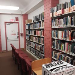 Hawaii State Public Library System - Waialua Library - Pay no attn to that box