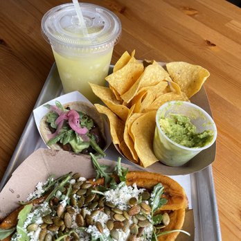 A Mano Taco Shop - Pineapple margarita, guacamole and chips, vegan street taco and plantains. - Tacos Near Me - Windham, Connecticut A Mano Taco Shop - Pineapple margarita, guacamole and chips, vegan street taco and plantains. - Tacos Near Me - Windham, Connecticut