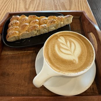 Qamaria Yemeni Coffee - Honeycomb bread and pistachio latte - Coffee & Tea Near Me - Aurora, Illinois Qamaria Yemeni Coffee - Honeycomb bread and pistachio latte - Coffee & Tea Near Me - Aurora, Illinois