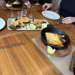 Friedrichsbad Zorbas - Saganaki and dip platter