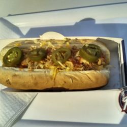 HD - Hot dog hot road (jalapeños, salsa picante, cheddar)