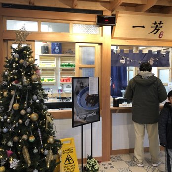 YiFang Taiwan Fruit Tea - Front counter~ - Bubble Tea Near Me - Vancouver, British Columbia YiFang Taiwan Fruit Tea - Front counter~ - Bubble Tea Near Me - Vancouver, British Columbia