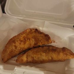 Smoken Mos - Brisket mac & cheese & buffalo chicken mac & cheese empanada forgot to post a pic of the inside, but they're fried nicely