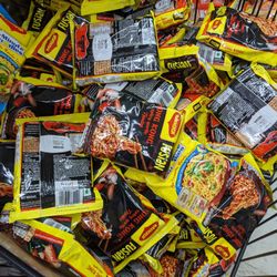 Panchvati Supermarket - Hong Kong spicy garlic noodles mixed with noodles without onions or garlic