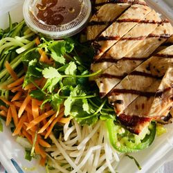 Suzy's Pho Teriyaki - Grilled Chicken Noodle salad