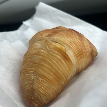 Caffè Cosi - Sfogliatella (thin pastry layers with creamy, sweet orange filling) - Cafes Near Me - Syracuse, New York